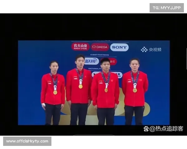 跳水世界杯总决赛北京站，中国队包揽首日金牌