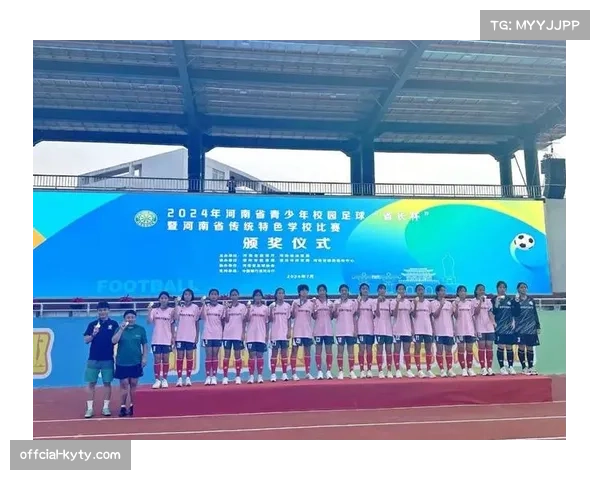 德甲“足球课堂”项目走进百所小学，推动青少年体育教育